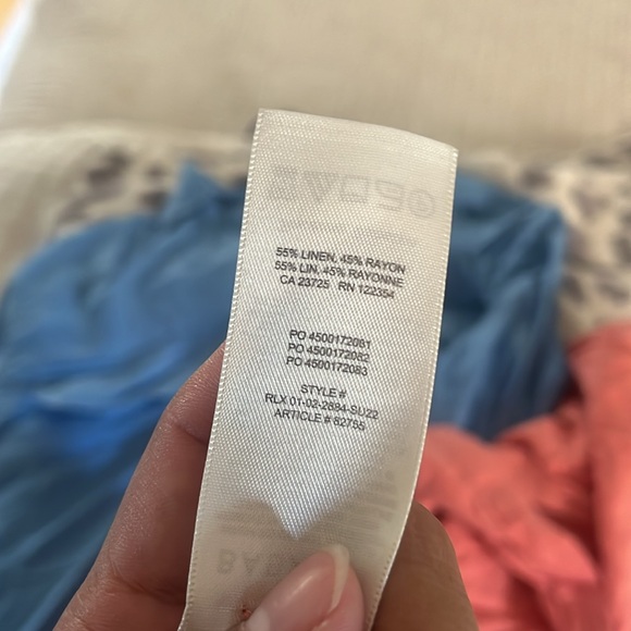 Aritzia Babaton linen blend button up bundle of 2. Size small. - Picture 6 of 7